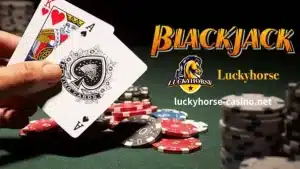 Ang pakikitungo at pag-shuffling ng mga card ay ginagawa nang iba sa online live na dealer blackjack.